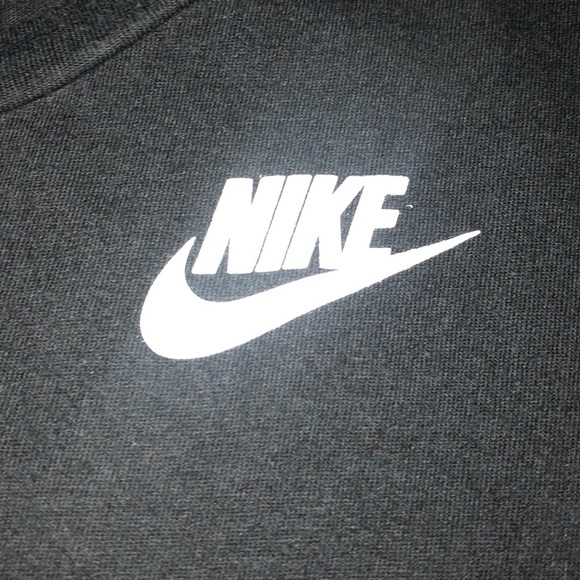 Women’s Nike Sleeveless Top - Picture 3 of 5